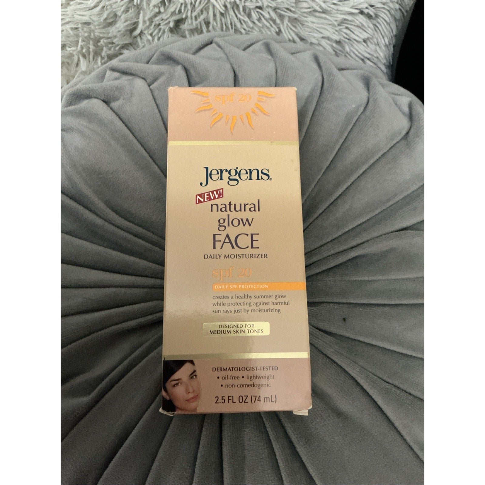 jergens natural glow face medium to tan 2.5 Oz