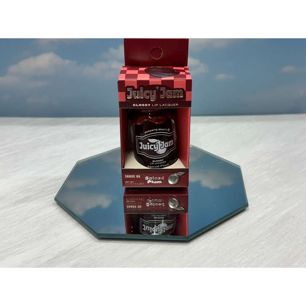 RMT Juicy Jam Glossy Lip Lacquer Swipe generously onto lips for a glossy 0.12oz pk/6